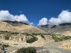blick-lo-mantnag-koenigreich-mustang-himalaya-berge