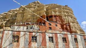 chong-cave-wohnhoehlen-der-lo-tibetsiches-volk-nepal
