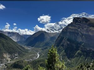 gruenes-tal-annapurna-circuit-nach-chame 