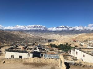 tsarang-mustang-trekking-monastery