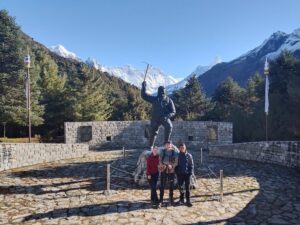 everest-hillary-gedenkstädte-khumjung-khumbu-region