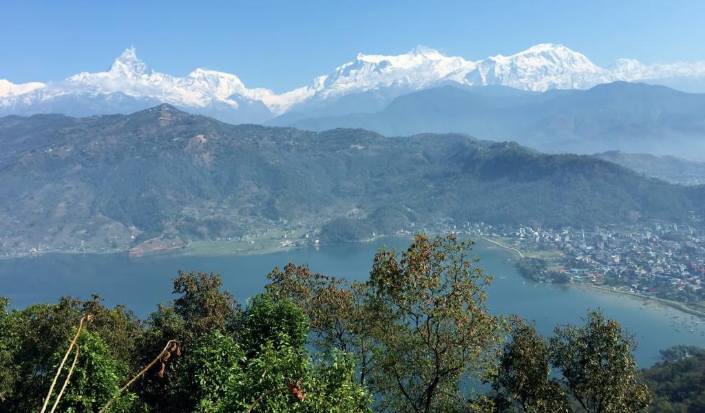 pokhara-fewa-see-annapurnarunde-himalayablick