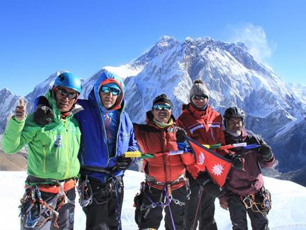 labuche-peak-besteigung-gipfelerfolg