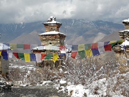 choerten-richtung-muktinath-trek