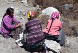tamang-frauen-langtang-im-plasuch