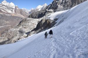mera-peak-gletscher-auf-dem-weg-tulikharka
