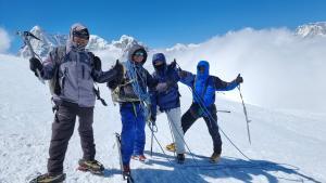 mera-peak-besteigung-gipfel