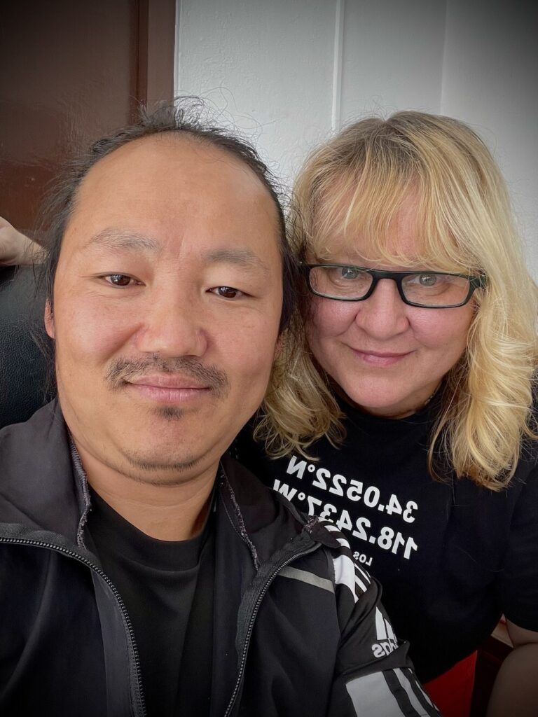 ines osswaldrai-und bijay-rai-inhaber-lokale-trekking agentur-nepal