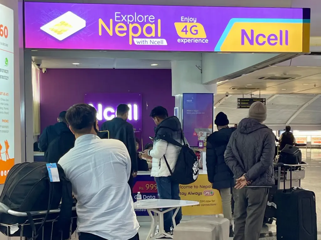 Ncell-apps-reisen-nepal-SIMcard counter- airport-kathmandu-ankunft

