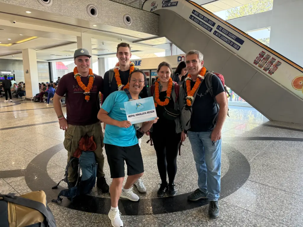 abholung-durch-lokale-nepal-agentur-am-flughafen-kathmandu