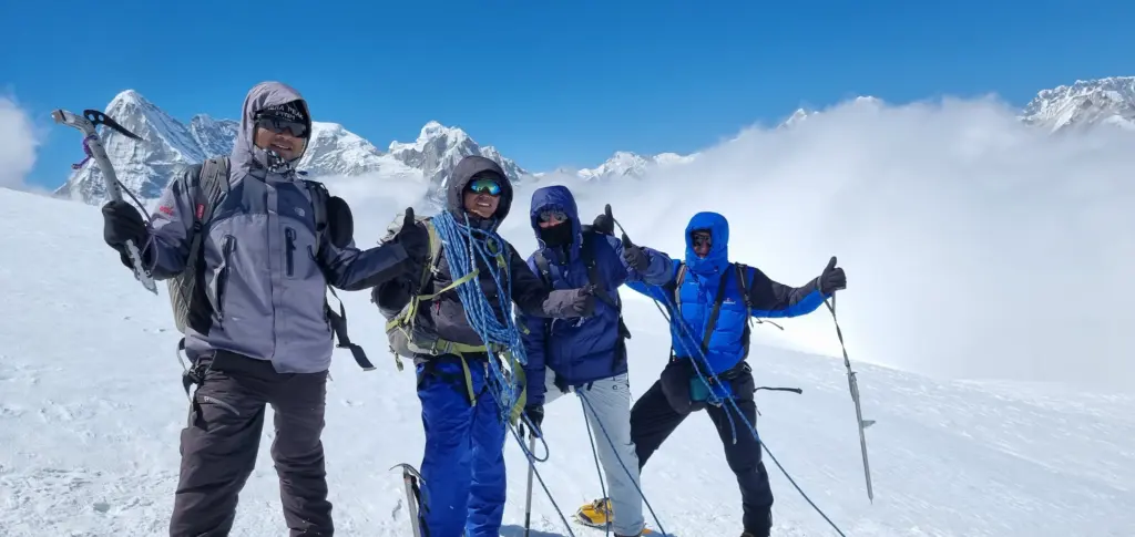 mera-peak-besteigung-nepal-gipfel
