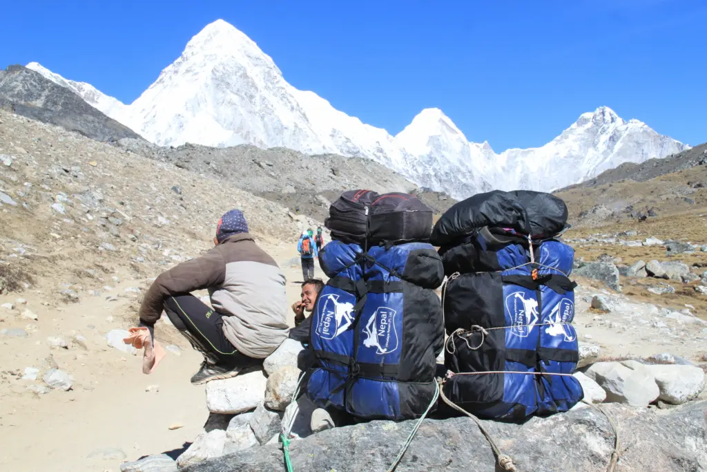 porter-nepal-trekking-gepaeck