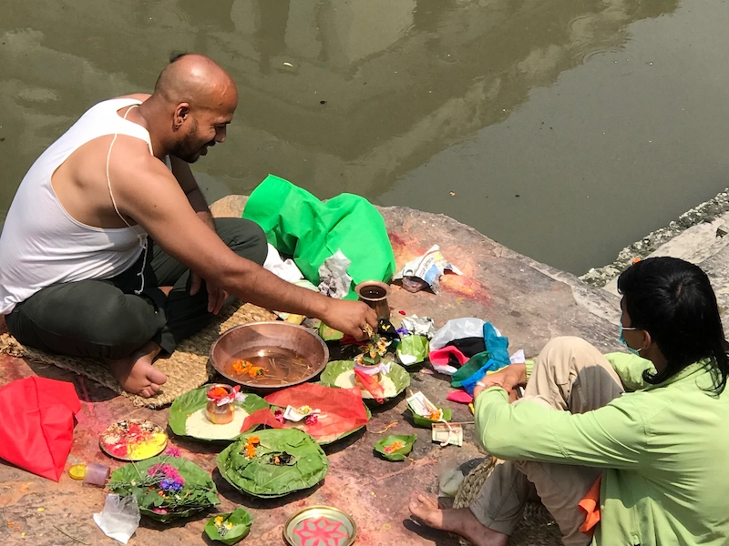 flut-nepal-2026-opfer-symbolische-verbrennung-pashupatinath
